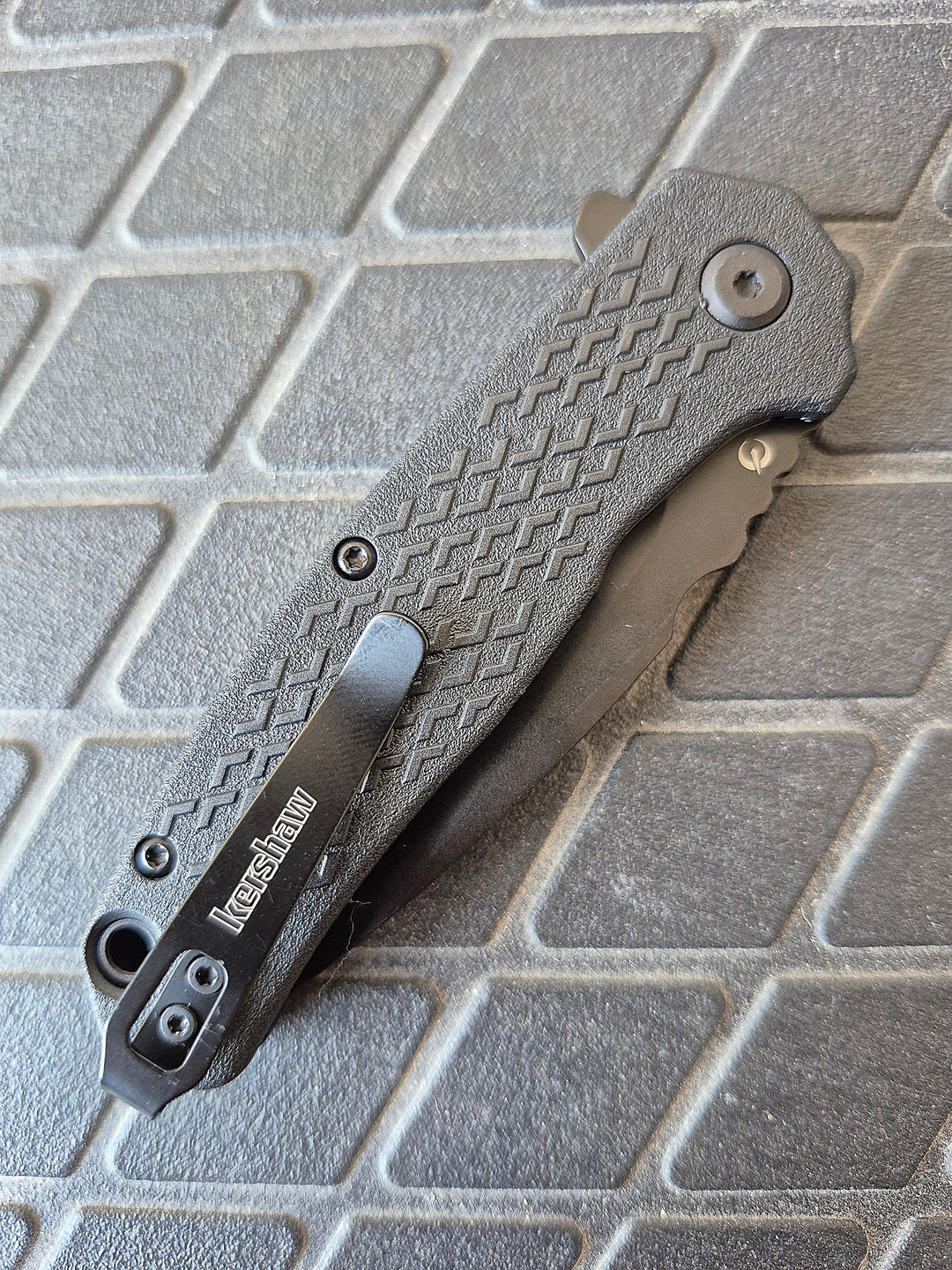 GS-014 Kershaw Utility Blade – black folding knife with spear point edge and textured handle for everyday tactical use